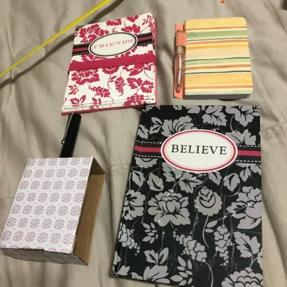 Floral Stationery Set with Pen